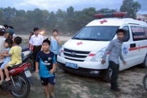 Thuê trực thăng vẫn không cứu được chân một giáo viên