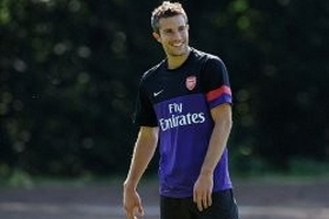 Rào cản cuối cùng của M.U trong thương vụ van Persie