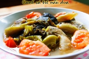 Canh cá trê nấu dưa chua