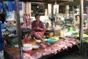 Siết thời gian bán thịt: Lo ngại người dân sẽ đối phó