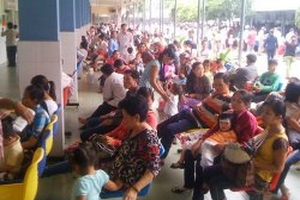 Bảo hiểm y tế: Vẫn bàn cãi