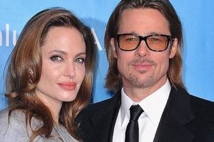 Brad Pitt và Angelina Jolie đặt nhẫn cưới triệu đô