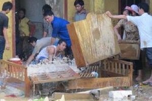 Lũ tàn phá miền tây xứ Nghệ