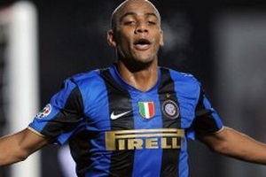 Inter giữ Maicon, "trảm" Cesar