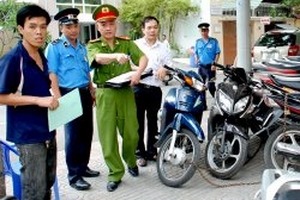 Ít xử phạt hành vi lấn chiếm lòng lề đường