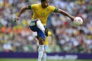 Chelsea cân nhắc từ bỏ theo đuổi Hulk và Cavani