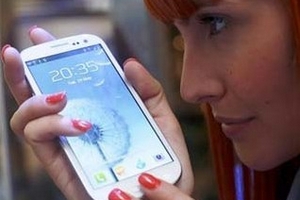 Samsung "lấn át" Apple trên thị trường smartphone