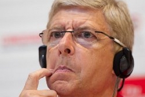 Arsene Wenger trần tình vụ bán Van Persie