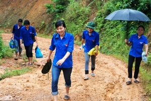 Tình nguyện bên kia Cổng Trời