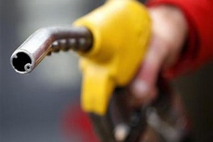 Giá dầu thô tăng mạnh