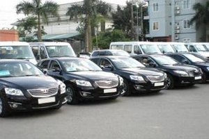 Ô tô dồn dập ra xe mới, đua nhau khuyến mãi