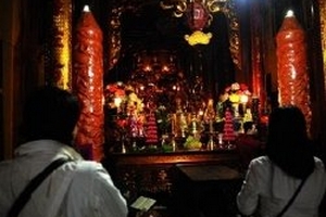 Đến chùa nghe sư thầy kể về hài nhi bị bỏ rơi