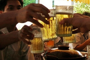 Việt Nam uống bia "kinh khủng" nhất Đông Nam Á