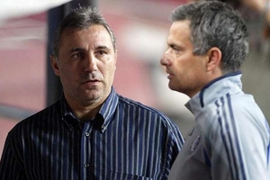 Chỉ có 1 người Barca không muốn Mourinho chết