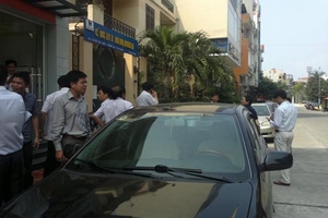 TP Hạ Long: Bỏ cả họp, đổ xô ra đường vì động đất