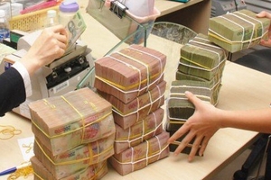 Chấm dứt đổi chiều, giật cục chính sách