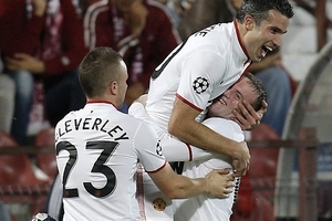 Persie lập cú đúp, M.U ngược dòng hạ Cluj