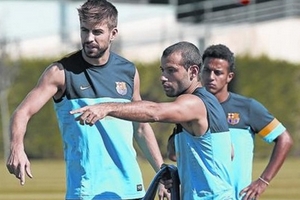 Pique chạy đua để kịp bình phục cho trận "Kinh điển"