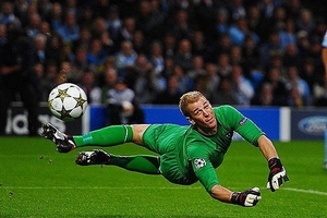 Vì sao cứ 190 giây, khung thành Joe Hart lại lâm nguy?