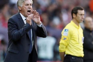Ancelotti: Muốn thế chỗ tôi, Mourinho phải đợi