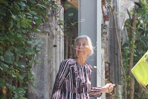 Cụ bà 78 tuổi kiệt lực bảo tồn di tích quốc gia