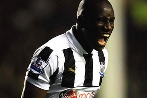 Quan điểm nhà cái: Demba Ba sẽ sút tung lưới M.U