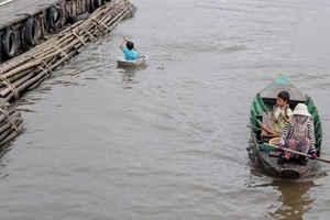 Những mảnh đời trôi nổi trên Biển Hồ