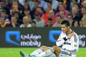 Dính chấn thương, Cris Ronaldo nén đau thi đấu hết El Clasico