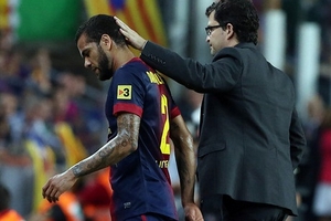 Dính chấn thương, Dani Alves nghỉ 3 tuần