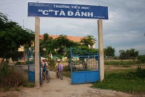Nông dân hiến đất xây trường tiểu học