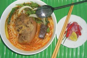 Bún bò giò heo