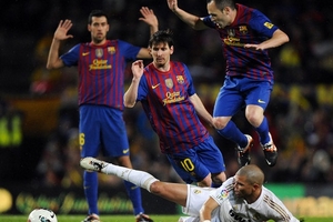 Pepe "vạ miệng” sau khi cáo buộc Barca diễn kịch