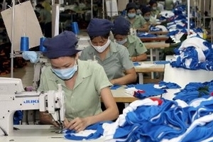 Dệt may VN: Xuất khẩu dẫn đầu, nhưng chưa hết lo