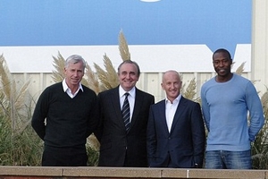 Newcastle bị “bức” dùng lại tên sân St James' Park