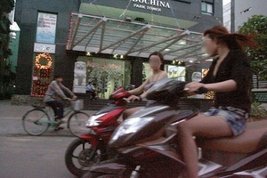 Thả gần 900 phụ nữ từng làm mại dâm