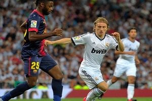 Rốt cuộc, họ mua Song và Modric để làm gì?