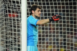 Mourinho muốn "tống khứ" Casillas sang Barca