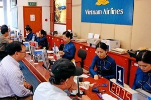 Đồng loạt tăng giá vé máy bay