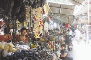 Xóa chợ “Trời”, gần ngàn hộ dân lo lắng