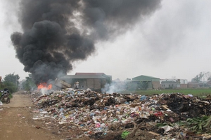 Làng quê ngập rác: Hành động trước khi quá muộn