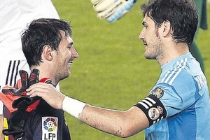 Như "mong muốn" của Mou, Casillas sẽ sang Barca?