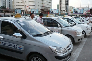 Hà Nội tăng thêm 8.000 taxi: Giao thông sẽ rối loạn?