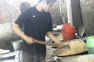 Xôn xao chà bông cóc tẩm hóa chất gây độc hại