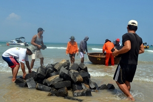 Vụ náo loạn vùng biển vì cổ vật: Tìm cách an dân