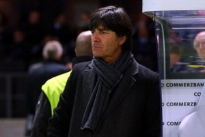 Đức bị cầm hòa “điên rồ”: Low sốc, Schweini không tin