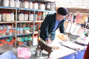 Phát hiện mới của bộ y tế: Thuốc Đông y trộn... cát, xi măng