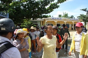 Bắc Trà My: Động đất dữ dội như cuộn sóng, sân vận động náo loạn