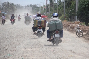 Nhộn nhịp... buôn lậu ở cửa khẩu Hà Tiên