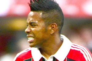 Robinho chấn thương, nghỉ 10 ngày: Milan phải "chết"?