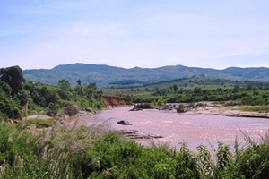 Chơi sông Pô Kô mùa lũ, 2 học sinh chết đuối